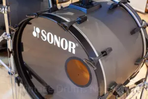 Sonor basstrommelogo  - Hvit 28x5 cm