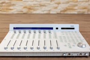 Icon QCon Pro USB Control Surface #1110